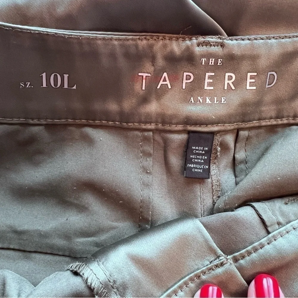 White House black Market women cargo pants Size: 10 Color: Olive Green